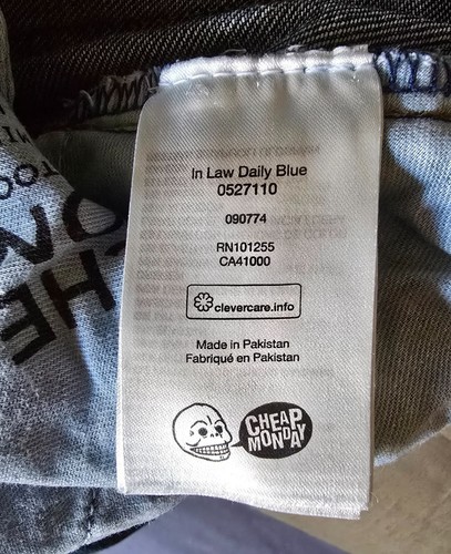 cheap monday jeans in W34 L32 in Blau guter Zustand - Bild 6 von 6