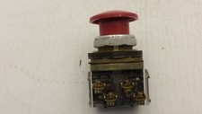 ALLEN BRADLEY 800T-D6A PUSHBUTTON MOMENTARY MUSH. RED 2-POS. 1NO/1NC SERIES T