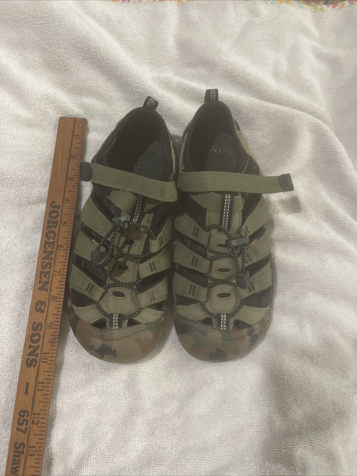 Scarpe da acqua Keen verdi mimetiche taglia 5 donna sette