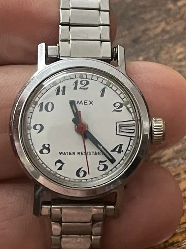 Vintage 1970's Timex Watch Women's 24mm Silver Tone Wind up Collectible