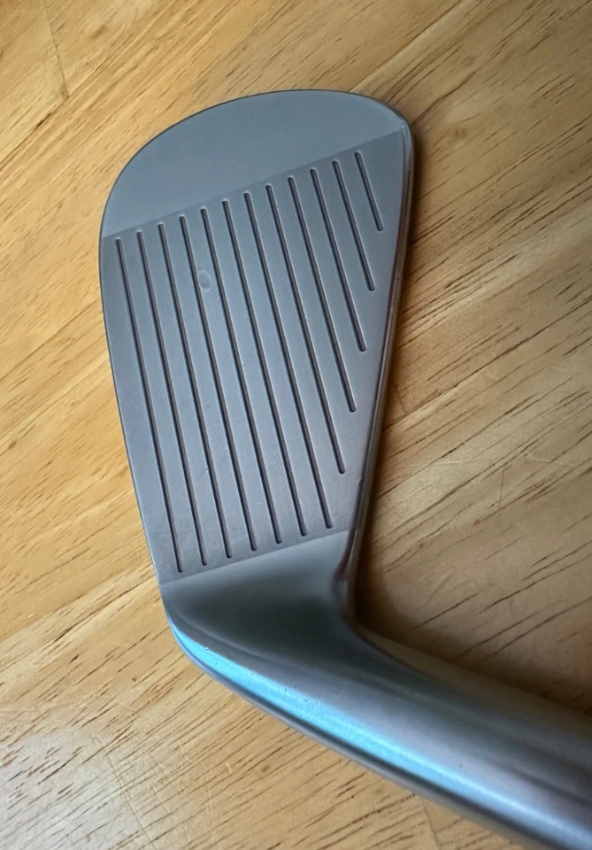 HONMA Tour World TW-MB Rose Proto 3-10 Iron Set - Tour 120 Extra Stiff Shafts - Image 3 of 4