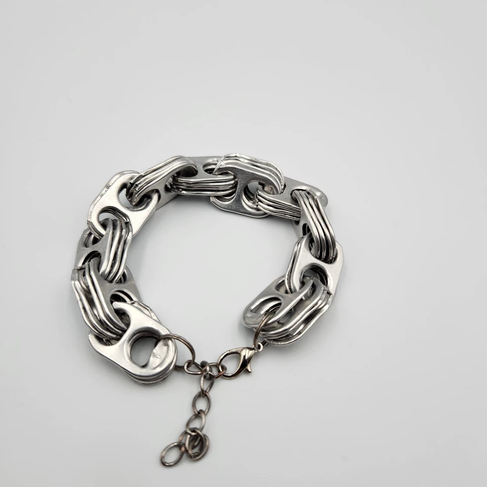 Brazalete de cadena con lengüeta de soda de aluminio plateado reciclar pestañas pop Foto 4 de 4