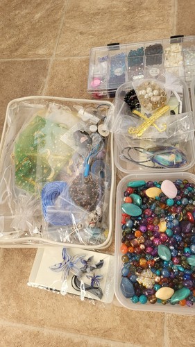 Large collection of Beads, pins and hooks for jewellery making - Picture 3 of 7