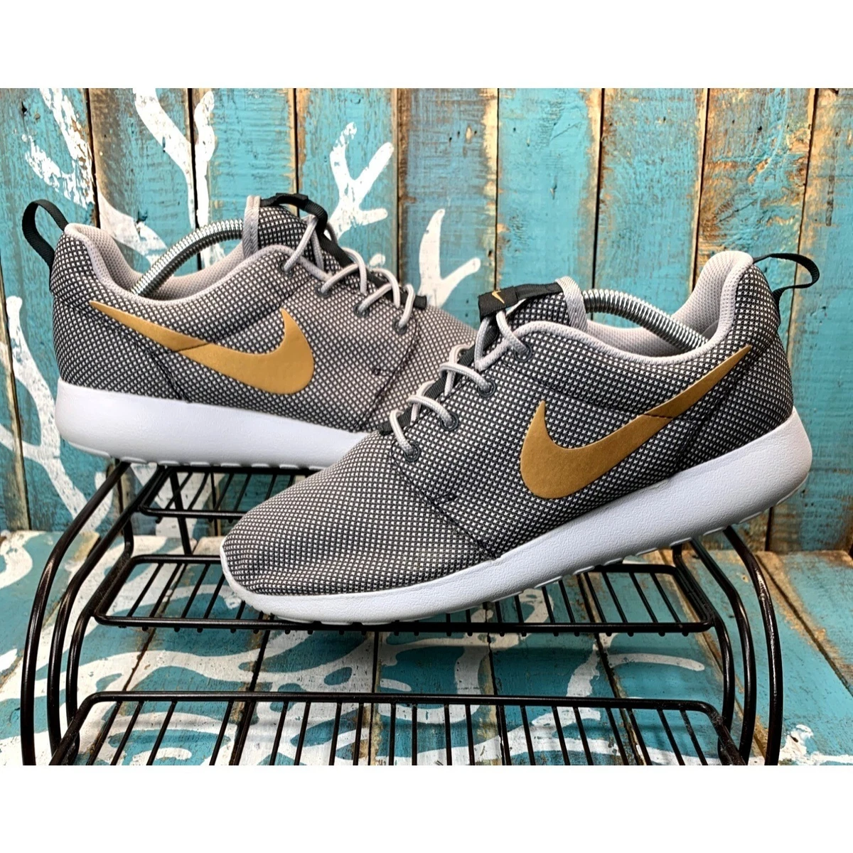 mus eller rotte tyve systematisk Nike Roshe One Womens Running Gray/Gold/White Shoes Sneakers Size 9 Lace Up  | eBay