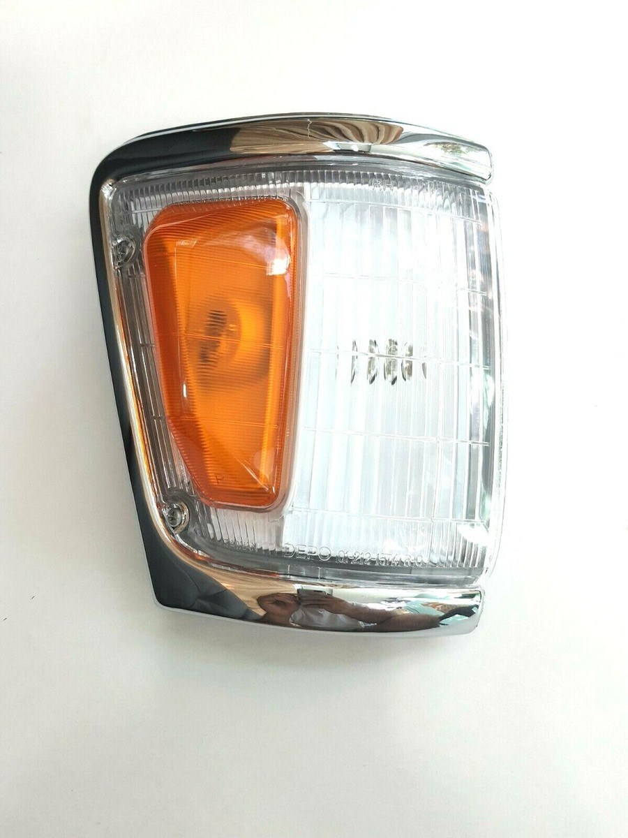CORNER INDICATOR LAMPS LIGHT RIGHT RH FOR TOYOTA HILUX LN106-107