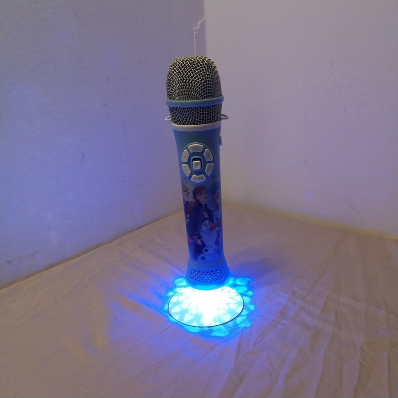 eKids Disney Frozen 2 Kids Bluetooth Microphone W/LED Disco Party Lights Works!