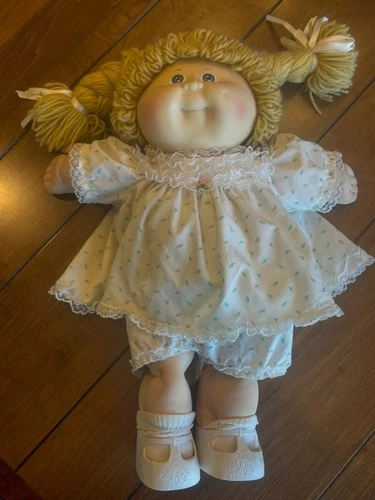 Cabbage Patch Vintage 1978/1982 Blonde Hair Rare Blue Eyes Outfit Xavier Roberts