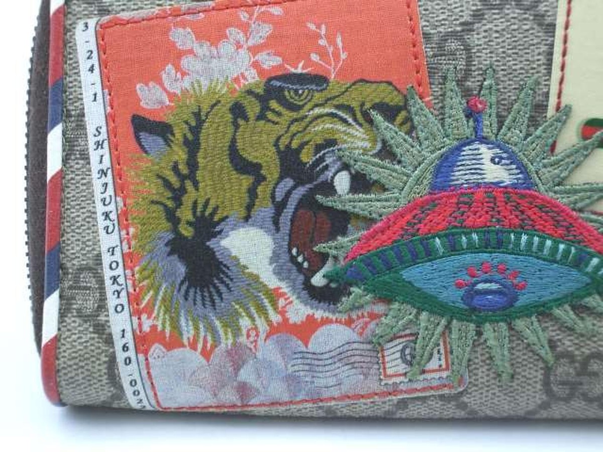 折りたたみ財布 GUCCI Supreme GG fabric wallet GUCCI GG Supreme Courier Long Wallet with Tiger and UFO