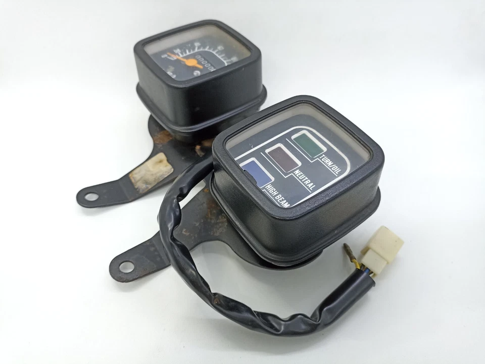 Suzuki TS100 ER A100 A100X Velocímetro Indicador Aceite Neutro Viga Alta Nuevo de Lote Antiguo Japón Foto 3 de 4