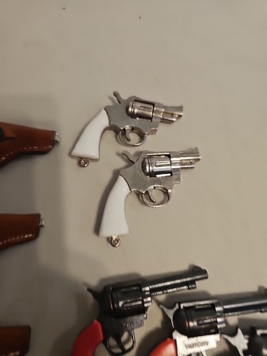 Vintage mini key chain diecast pistol cap guns, Lot Of 8 - Bild 3 von 5