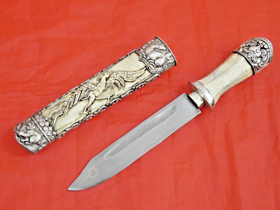 ANTIQUE BHUTANESE OR TIBETAN SILVER DAGGER HAND CARVED Bhutan Tibet China sword