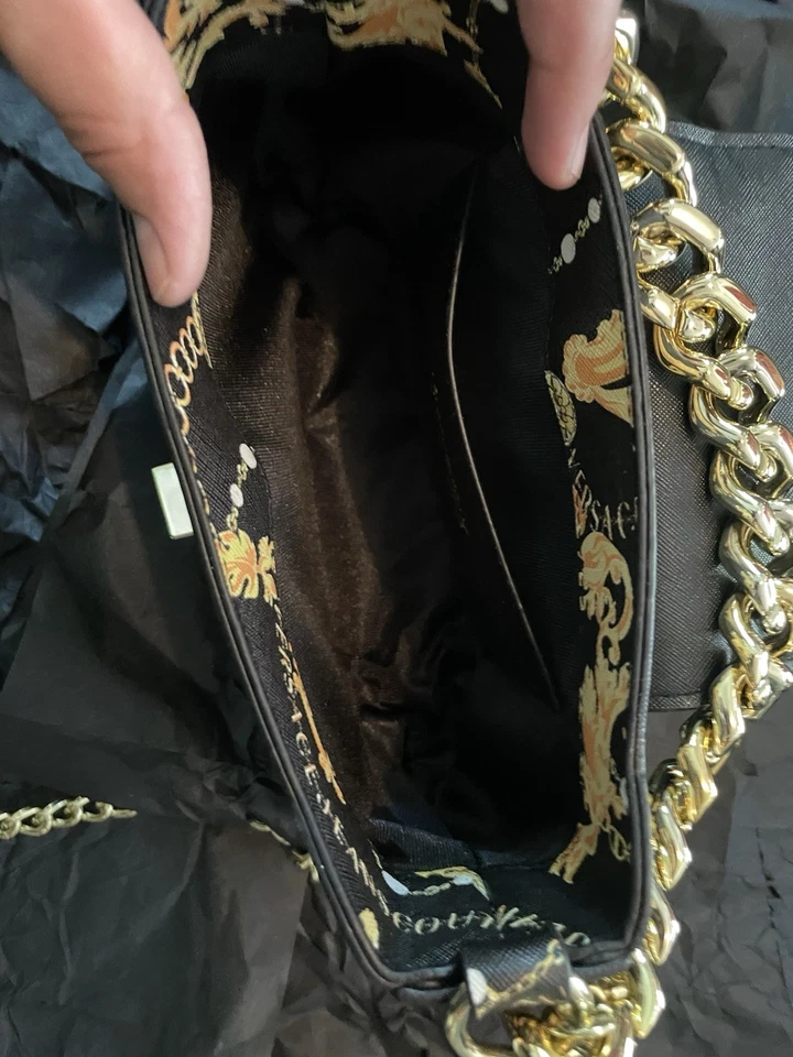Versace Jean couture Shoulder Bag Black And Gold - Image 3 of 4
