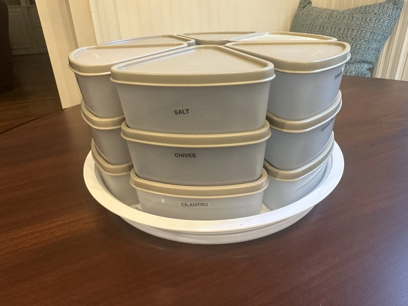 TUPPERWARE LAZY SUSAN 18 Spice Storage Wedges Tan lids