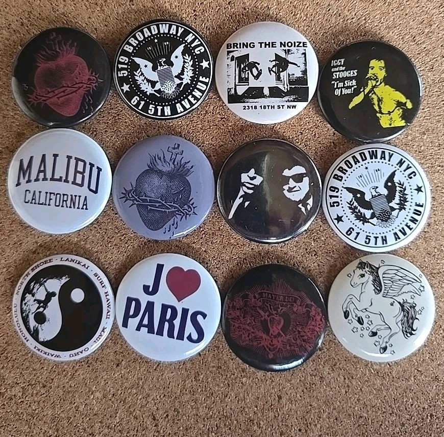 BRANDY MELVILLE COLLECTABLE  VINTAGE STYLE  BUTTON PINS LOT Of 12