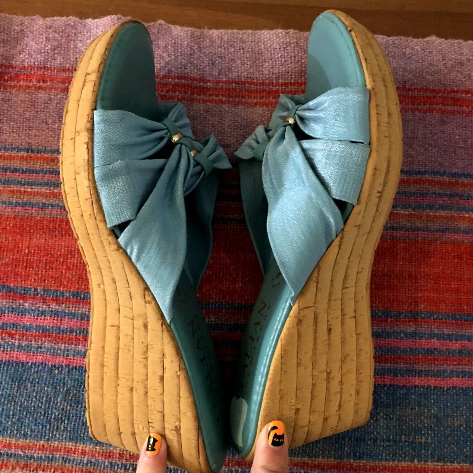 Vintage Italian Shoemakers Wedge Sandals Size 8 Blue Fabric Cork 90s Y2K  - Image 4 of 4