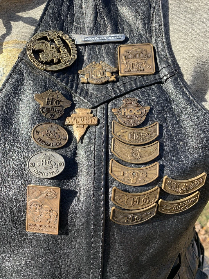 UNIK Black Leather Biker Vest 46 Harley Motorcycle Pins Patches Piqua,Ohio Club - Image 3 of 4