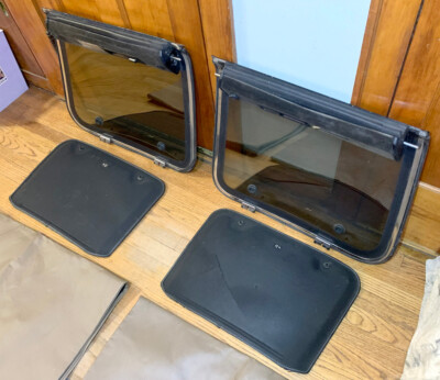 小物 0317 1984-1986 Nissan 300ZX Roof Glass Top T-Tops Leather Storage