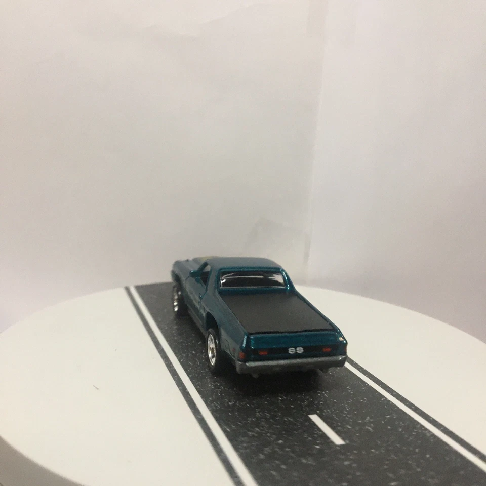 2000 Johnny Lightning Speed Racers Edge 1971 Chevy El Camino Green/Gold 1:64 NM - Image 3 of 4