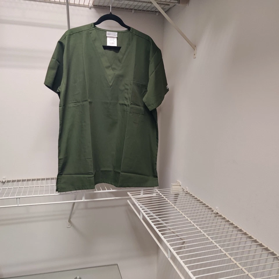 Uniform Advantage New 2 Medical Hospital/ Nurse / Workwear Scrub Tops Size Large - Image 2 of 4