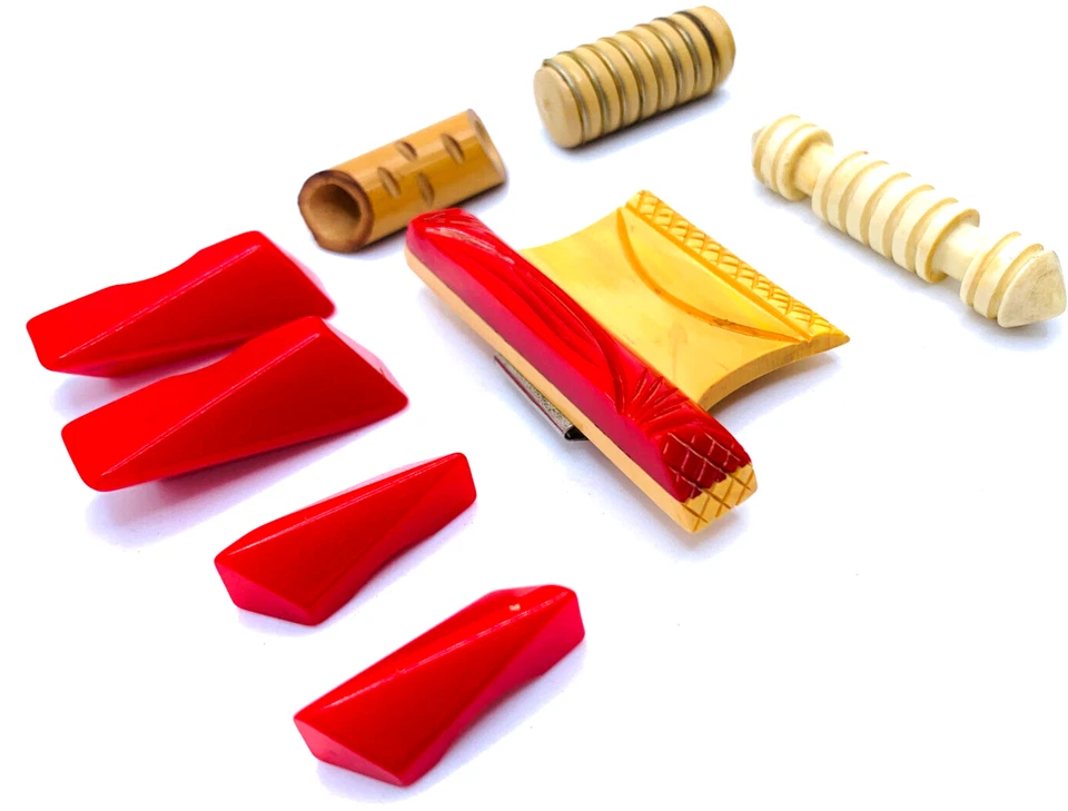 Lot Vtg 4 BIG Bakelite Buttons Red Hexagon Long, Red Buckle, Bamboo Wood Buttons - Image 3 of 4