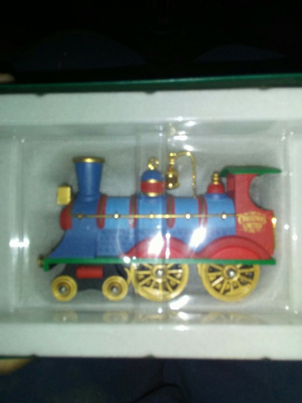 HALLMARK KEEPSAKE ORNAMENT COLLECTOR'S CLUB LIMITED EDITION CHRISTMAS TRAIN 1990