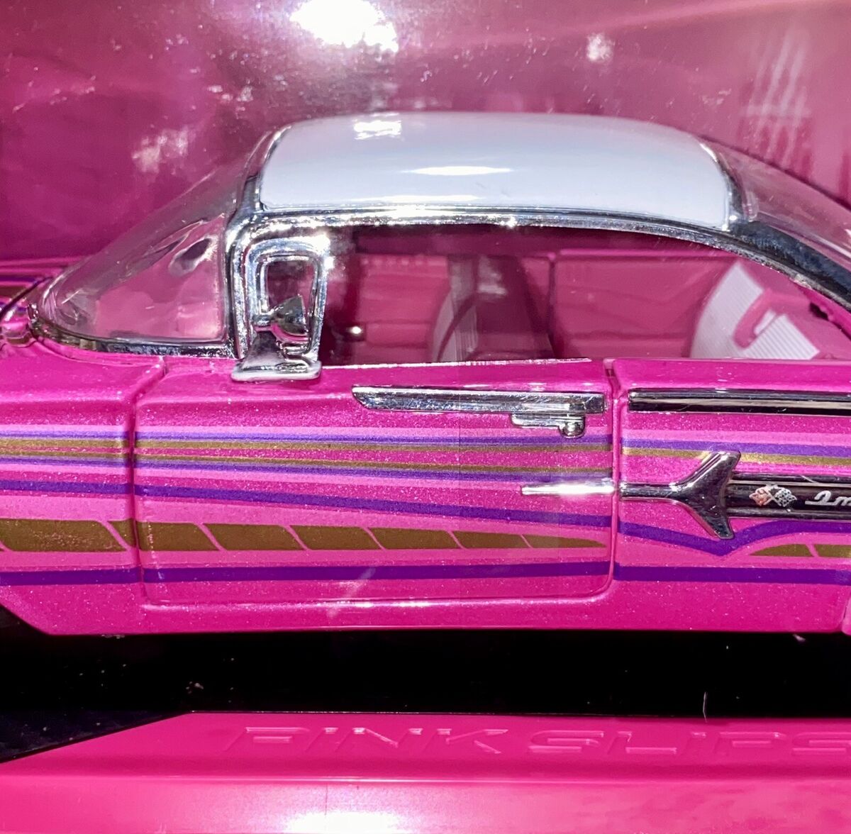 Jada 1/24 Pink Slips 1960 Chevrolet Impala Lowrider Metallic Jada 1/24 Pink Slips 1960 Chevrolet Impala Lowrider Metallic