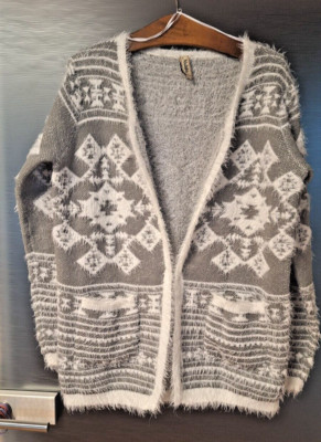 Warme Damen Weste  / flauschig / MULTIBLU / Gr. L  / 40 Neuwertig / Fransenwolle