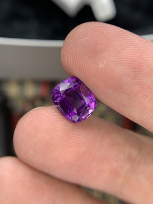 Beautiful piece of Amethyst 3.85  carats | 9.8x8.3x7.1 | Deep Purple | Cushion