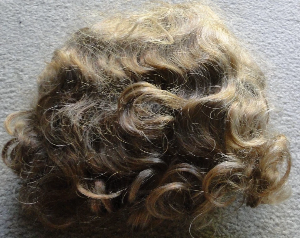 1920s Flapper Wig with 2 wig caps  New - Image 3 of 3