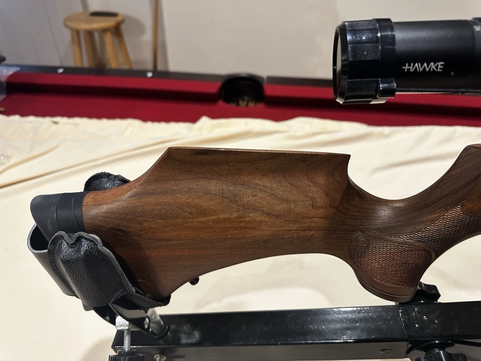 BSA R10 Se .177 cal vendido con mira telescópica halcón bobinadora lateral 2 cargadores (rara vez disparado) Foto 2 de 4