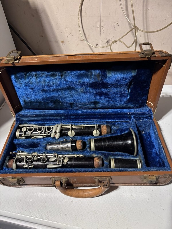 Vintage Alexandre Paris Clarinet With Hard Case