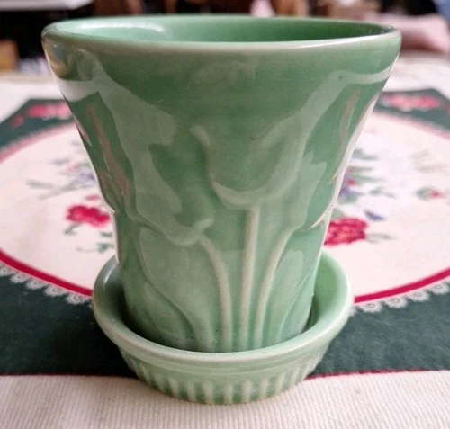 Vintage MCM Small Green Planter Tulips McCoy USA