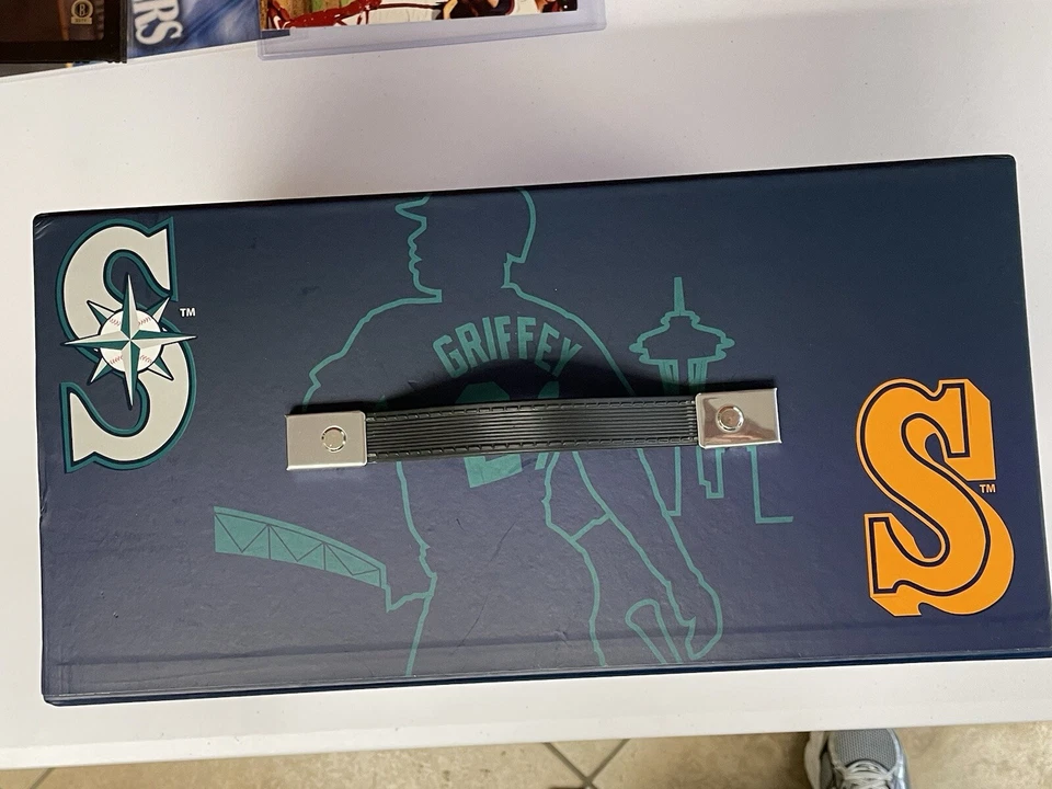 Griffey Jr New Era by Lids Four Pack Hats Retirement Celebration W/Mint Box! - Image 3 of 4