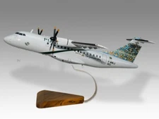 ATR 42-500 Pakistan International Airlines PIA Desk Wood Airplane Small 1/100
