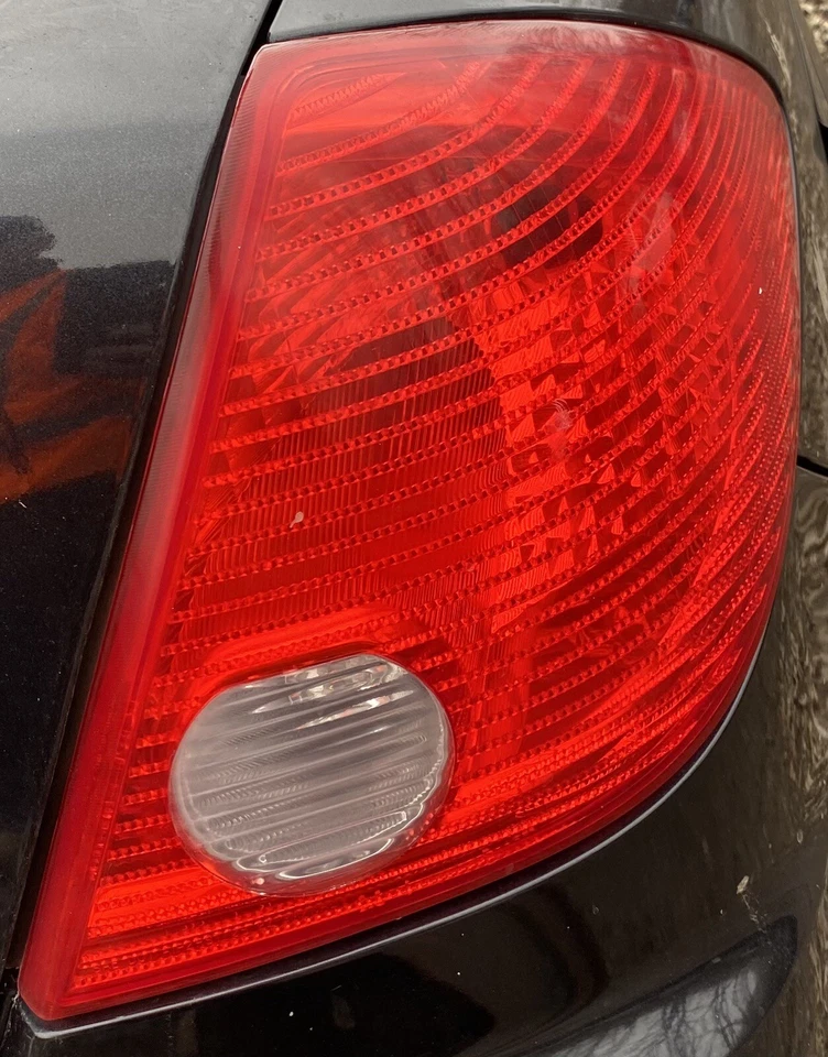 Conjunto de luz trasera - Certificado Capa TYC 11-6102-00-9 se adapta a 05-10 Pontiac G6 Foto 2 de 2