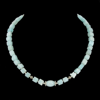 BAILYSBEADS designere Aquamarin-Kette Halskette Collier Würfelform neu NL171
