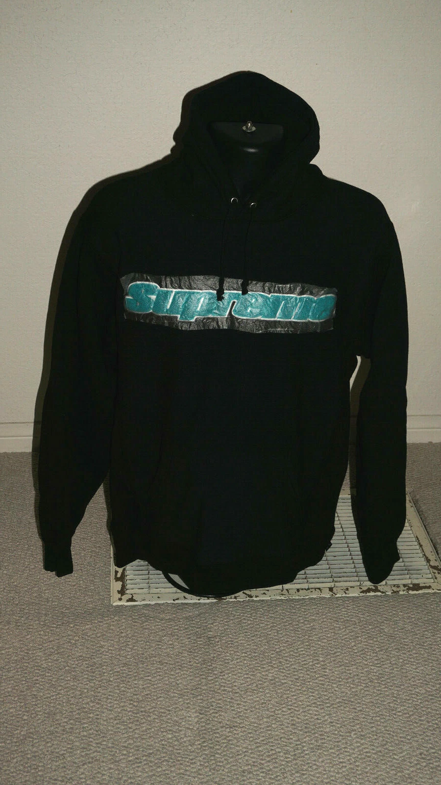Sweat à capuche noir chenille Supreme neuf taille L SS19