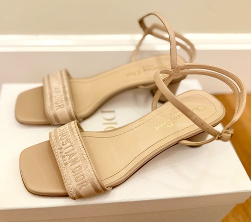 SANDALIAS DIOR 2024 DWAY TACÓN SLIDE J'ADIOR TALLA 36.5 - Imagen 4 de 8