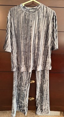 MANGO Women s Pleated Dress Pants Gray Striped Regular Size M & Shirt S