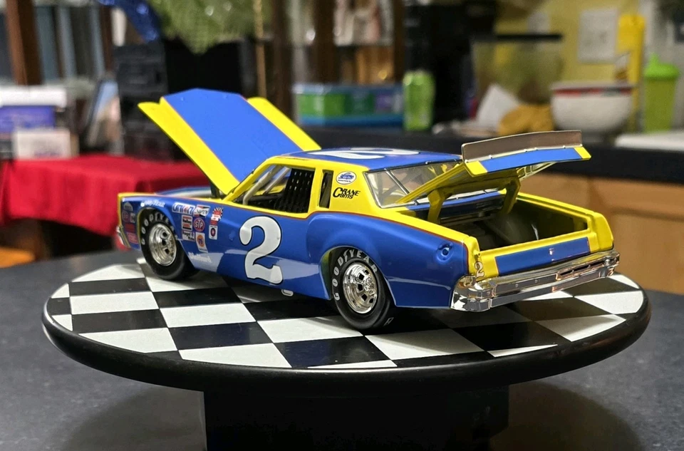 Dale Earnhardt #2 Novato del Año 1979 Monte Carlo Acción Diecast Escala 1:24 Foto 4 de 4