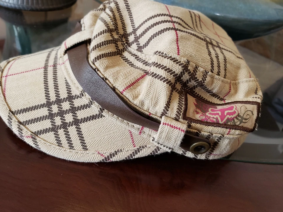 Bonito sombrero de compromiso de zorro para mujer talla pequeña  Foto 2 de 4