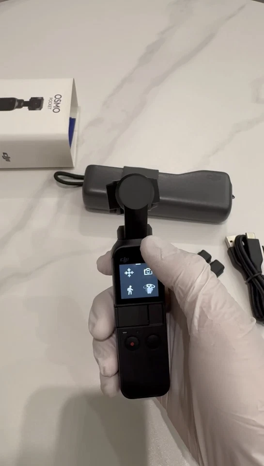 DJI Osmo Pocket-Handheld 3-Axis Gimbal Stabilizer with integrated Camera - Image 3 of 4