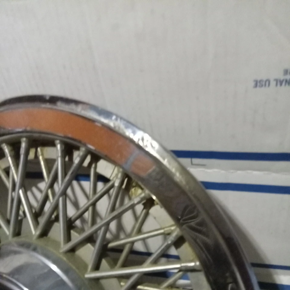 Cubierta tapacubos Ford Mustang 14" 83-165AA E3SC-1130AA (1) vintage clásico antiguo Foto 3 de 4