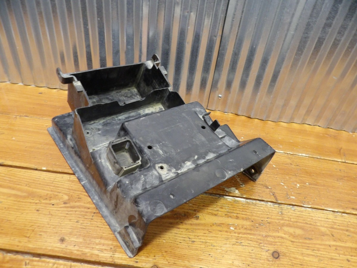 96-03 Kawasaki Ninja ZX7R REAR FENDER / BATTERY BOX 35023 96-03 Kawasaki Ninja ZX7R REAR FENDER / BATTERY BOX 35023