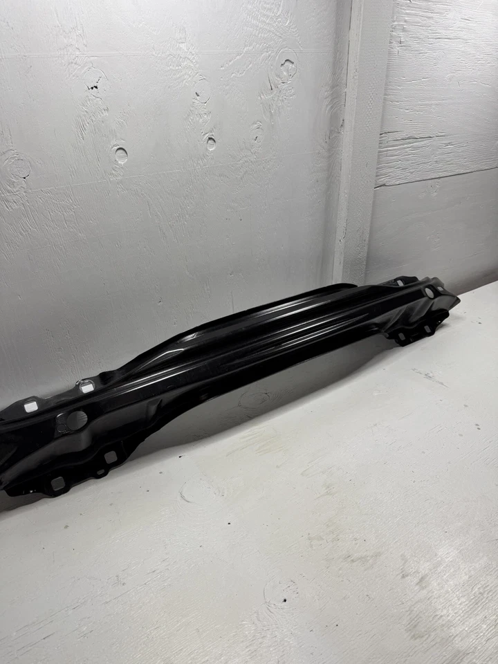 Barra de impacto de refuerzo trasero Jaguar XE F-pace 2017-2023 OEM GX7317B892AD Foto 3 de 4