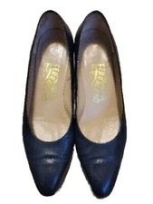 Salvatore Ferragamo pumps cap toe made in ITALY Navy Blue size 6.5B Vintage