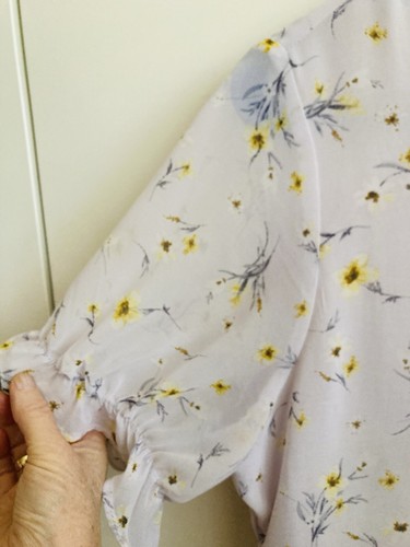 Women’s Anthropologie Shirt Top Blouse Paper Crane Size-Small Floral - EUC ! - Picture 5 of 11