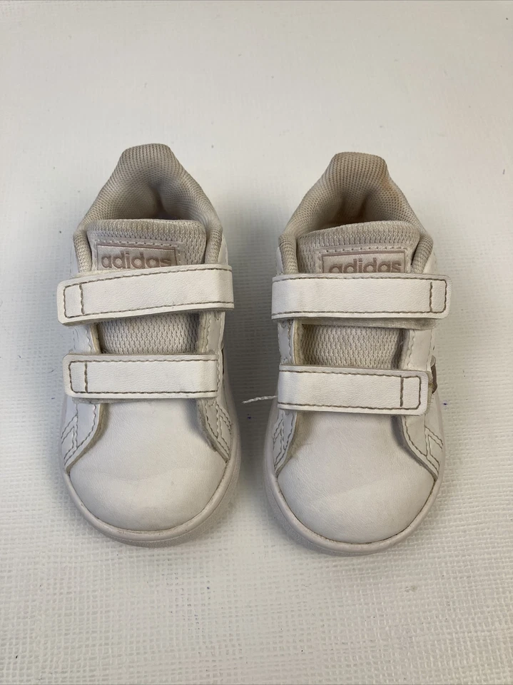 Adidas Originales Grand Court Infantes Niños Zapatos EF0116 Talla 4K Lindos Usados en Excelente Condición Foto 3 de 4