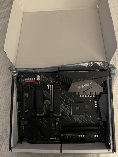 Gigabyte B550 AORUS Elite AX V2 PCIe 4.0 AMD Socket AM4 Gaming Motherboard - Photo 3/4