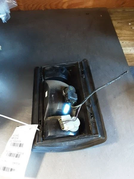 Luz trasera izquierda del conductor para camioneta Ford E150 182244 05-14 Foto 3 de 4